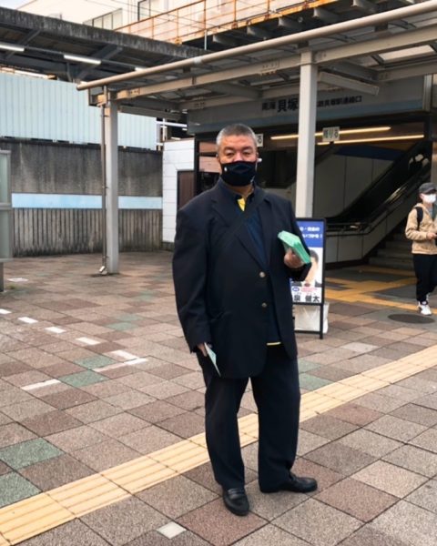 2022.10.11　南海貝塚駅西口北側で議会報告ニュース№３５号を配布させていただきました。