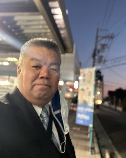 2022.11.17　南海貝塚駅東口にて議会報告ニュース№37号を配布しました