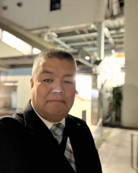 2022.11.29　南海貝塚駅西口南側で議会報告ニュース№37号を配布