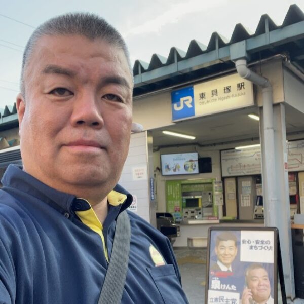2023.6.20　JR東貝塚駅で議会報告ニュースの配布