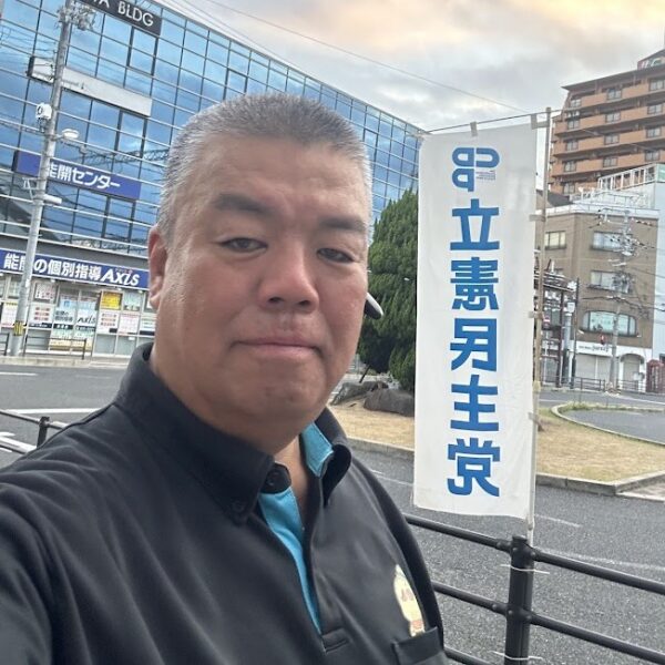 2025.7.22　南海貝塚駅西口南側で議会報告ニュースをお配りしました。