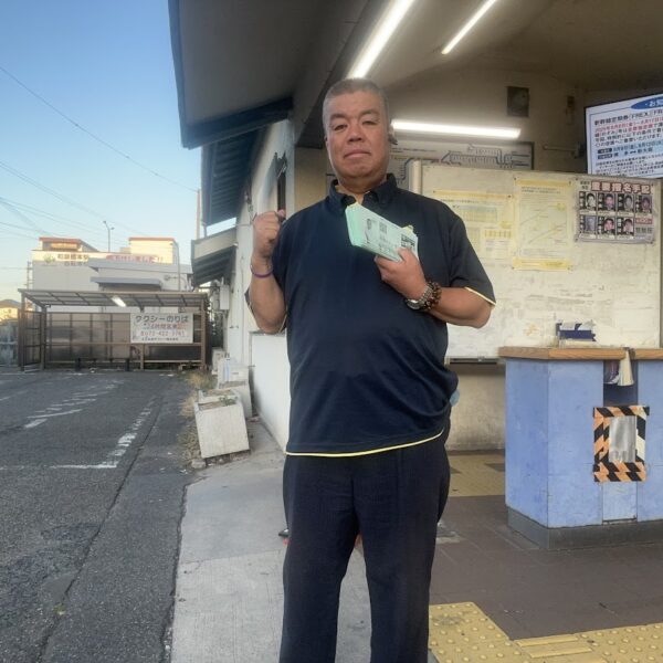 2025.7.25　JR和泉橋本駅にて議会報告ニュースをお配りしました。