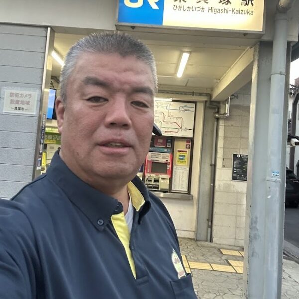 2025.8.21　JR東貝塚駅東口で議会報告ニュースをお配りしました。