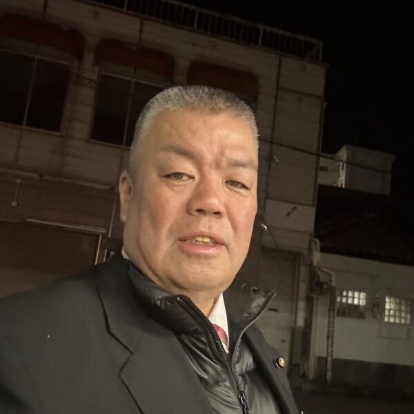 2025.11.28　JR和泉橋本駅で議会報告ニュースをお配りしました。