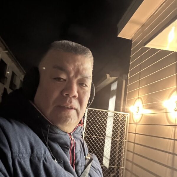 2025.12.26　新たにできた南海二色浜駅東口で議会報告ニュースをお配りしました。